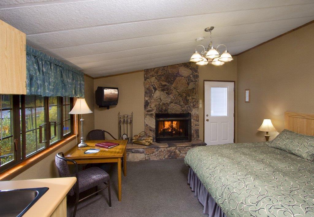 Sunwapta Falls Rocky Mountain Lodge Jasper